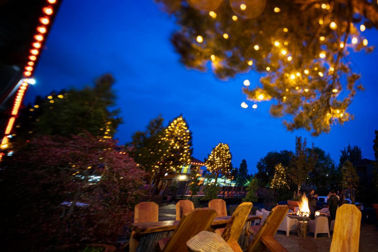 Campfire Hotel Bend Exterior photo