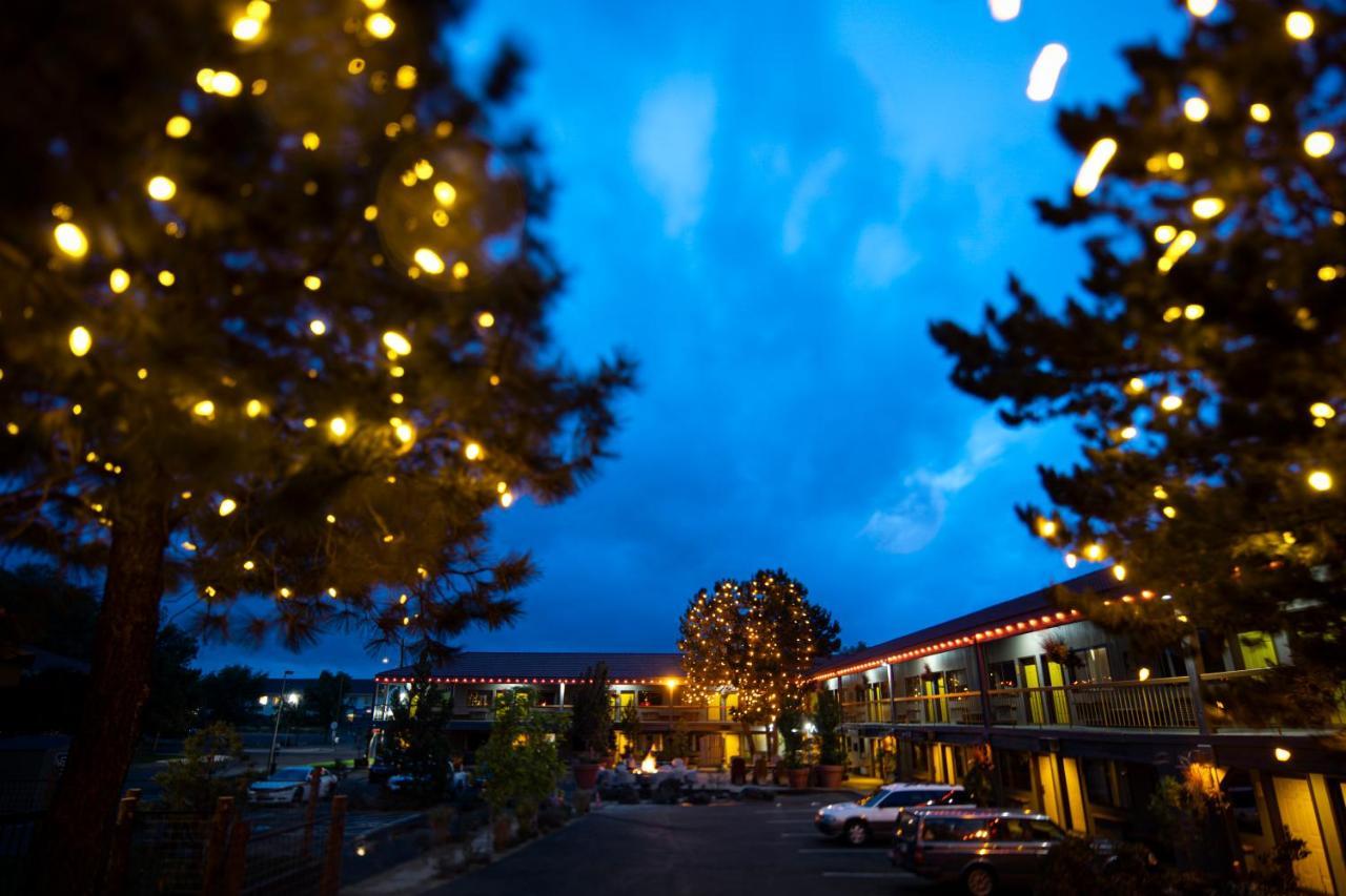 Campfire Hotel Bend Exterior photo